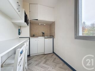  Appartement à louer 1 pièce 28 m²