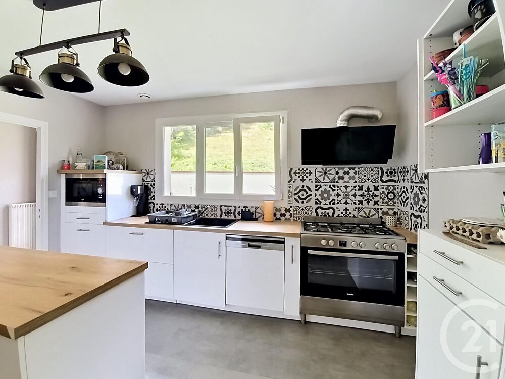 Venez découvrir cette charmante maison familiale avec v....
