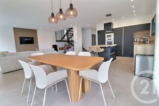  Maison � vendre 6 pi�ces 215 m�