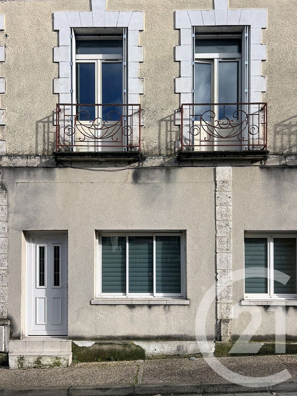 Maison 4 pièces 166 m² · à Montpon Menesterol · 166 m² · 81 000 €