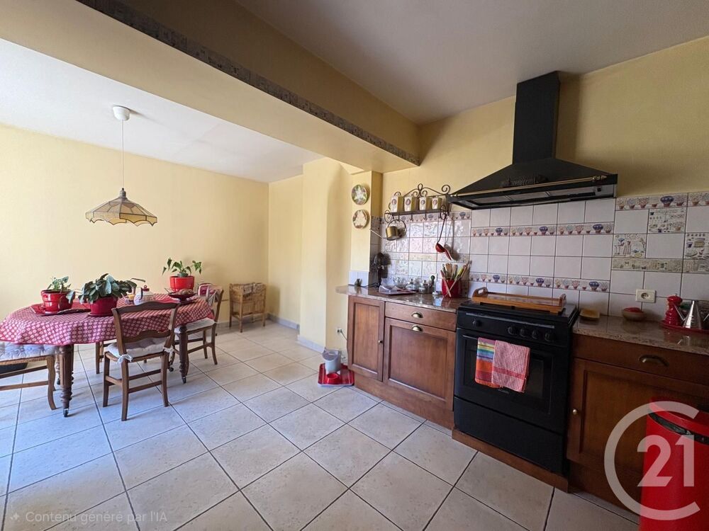 PERPIGNAN - LAS COBAS Maison d'environ 95m² comprena....