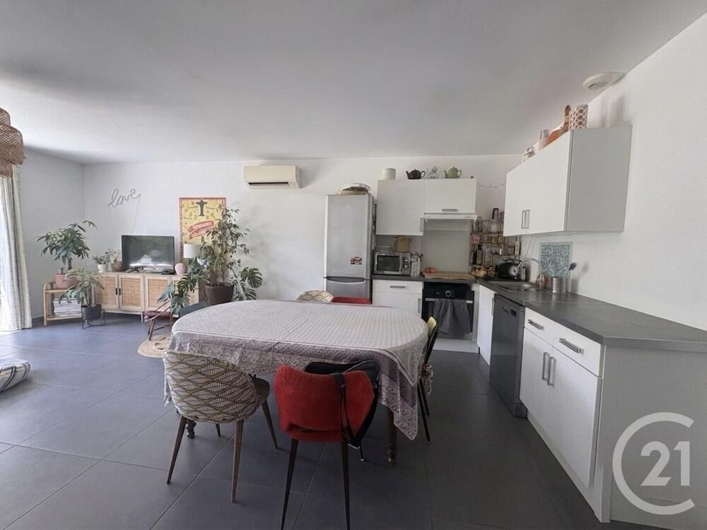CABESTANY, Maison T3 d'environ 75m² comprenant un beau s....