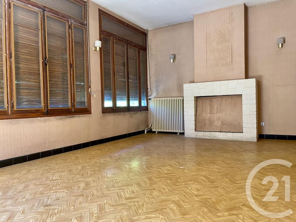 ROQUECOURBE Maison de 122m² à rénover totalement, idéale....
