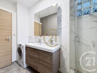  Appartement à louer 3 pièces 75 m²