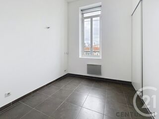  Appartement à louer 3 pièces 48 m²