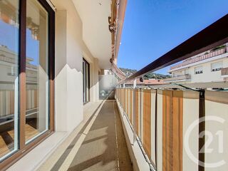  Appartement à louer 3 pièces 73 m²