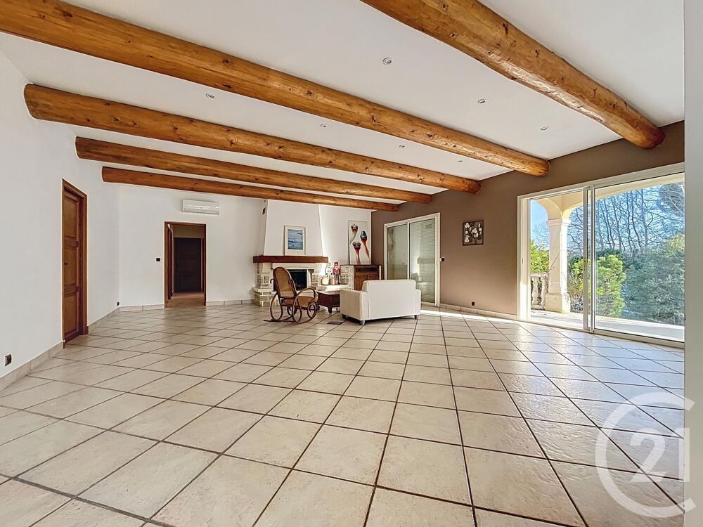 A Tresques, venez découvrir cette belle villa avec terra....