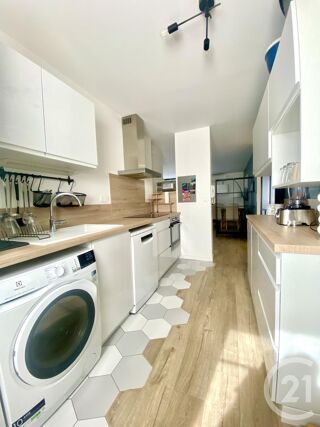  Appartement à louer 4 pièces 86 m²