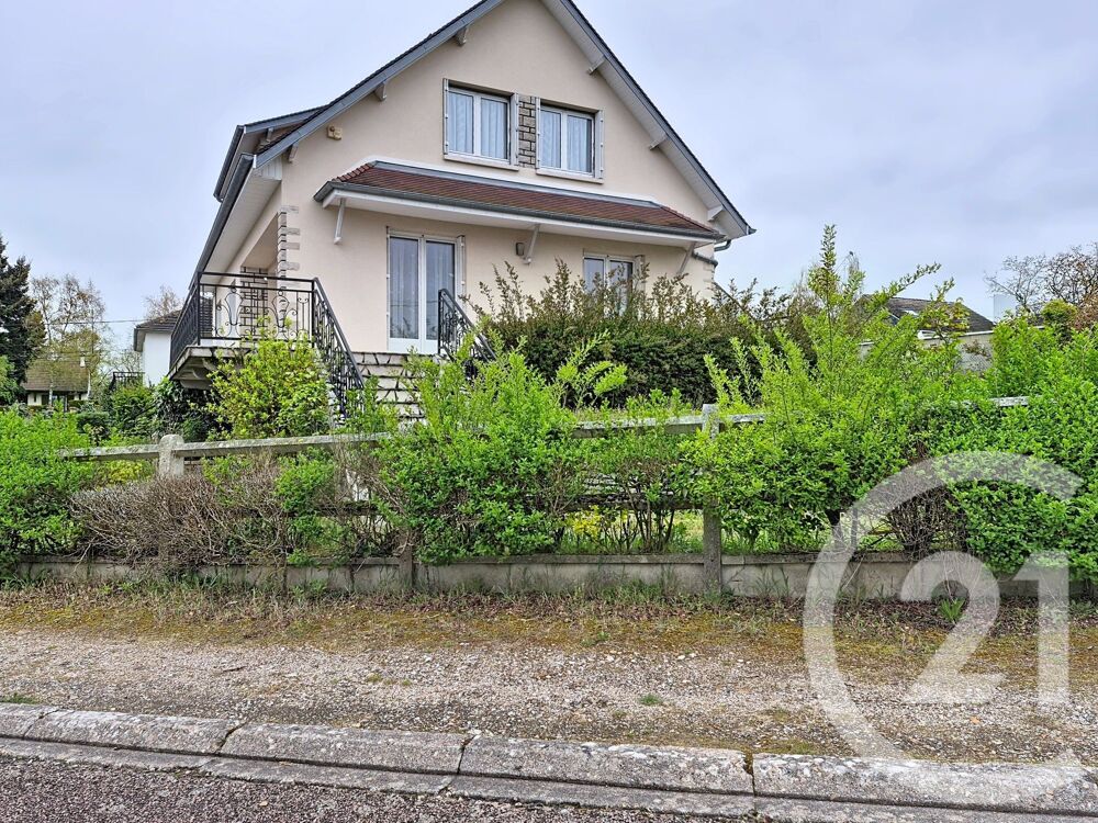 Découvrez cette magnifique maison de 8 pièces, située da....