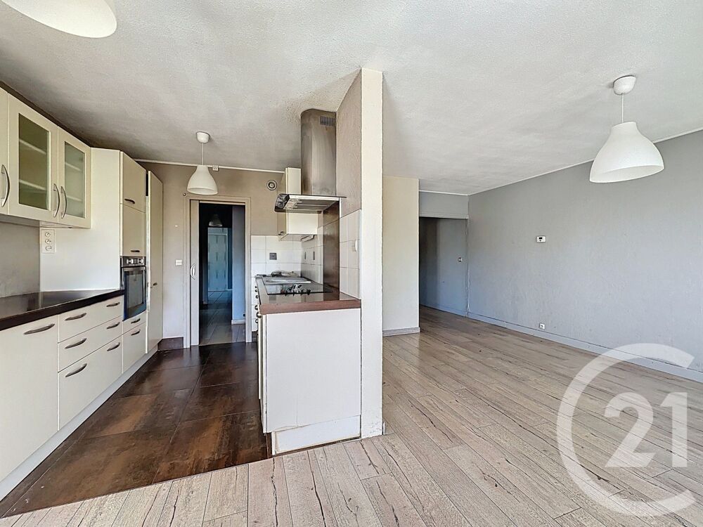 vente Appartement - 5 pièce(s) - 100 m² Décines-Charpieu (69150)