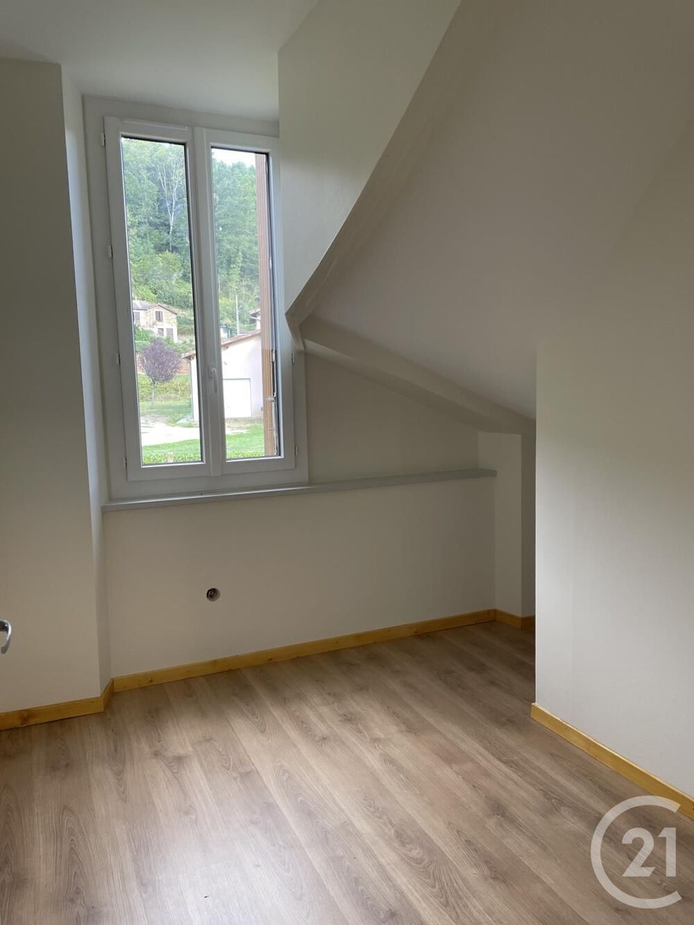 location Appartement - 3 pièce(s) - 38 m² Oust (09140)
