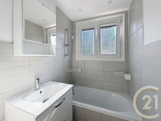  Appartement à louer 4 pièces 62 m²
