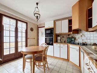 vente Maison - 7 pièce(s) - 300 m² Saint-Pourçain-sur-Sioule (03500)
