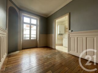  Appartement à louer 3 pièces 80 m²