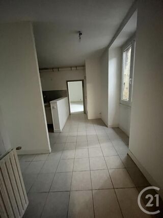  Appartement à louer 4 pièces 94 m²