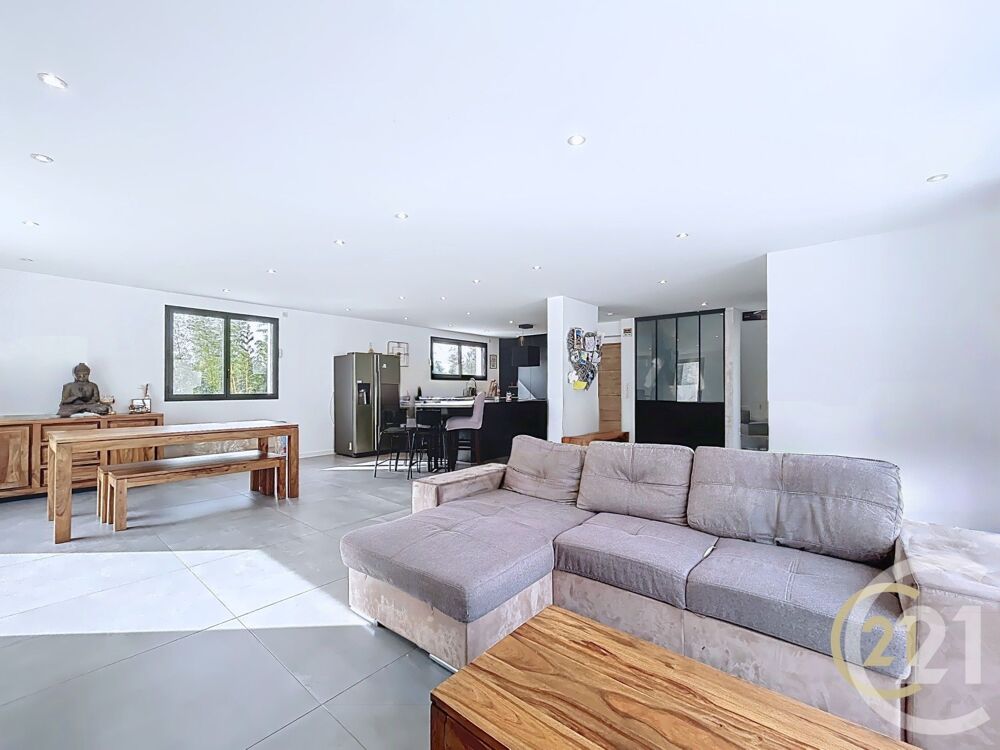 Maison récente 144 m² avec piscine Quartier calme, Sain....