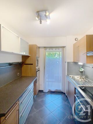  Appartement à louer 3 pièces 74 m²