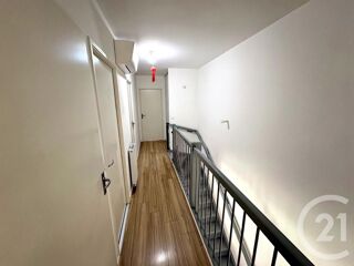 Appartement à louer 4 pièces 83 m²