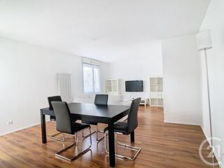  Appartement à louer 4 pièces 77 m²