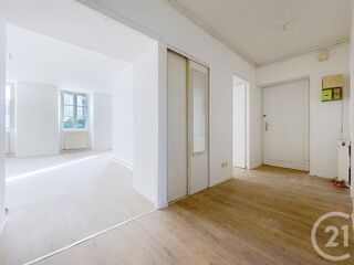  Appartement à louer 3 pièces 70 m²