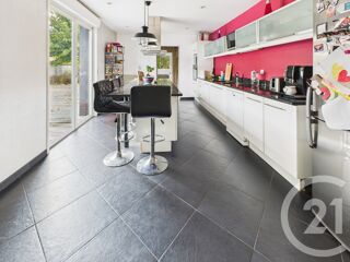 vente Maison - 5 pièce(s) - 179 m² Villenave-d'Ornon (33140)
