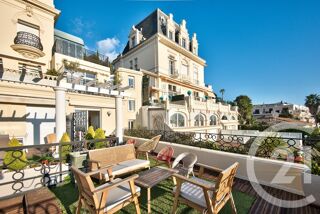  Appartement à louer 4 pièces 155 m²