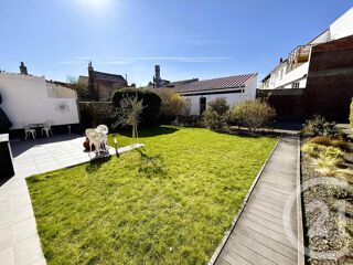  Maison  vendre 6 pices 221 m