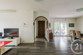 Maison 9 pièces 212 m² · à Grenoble · 212 m² · 420 000 €