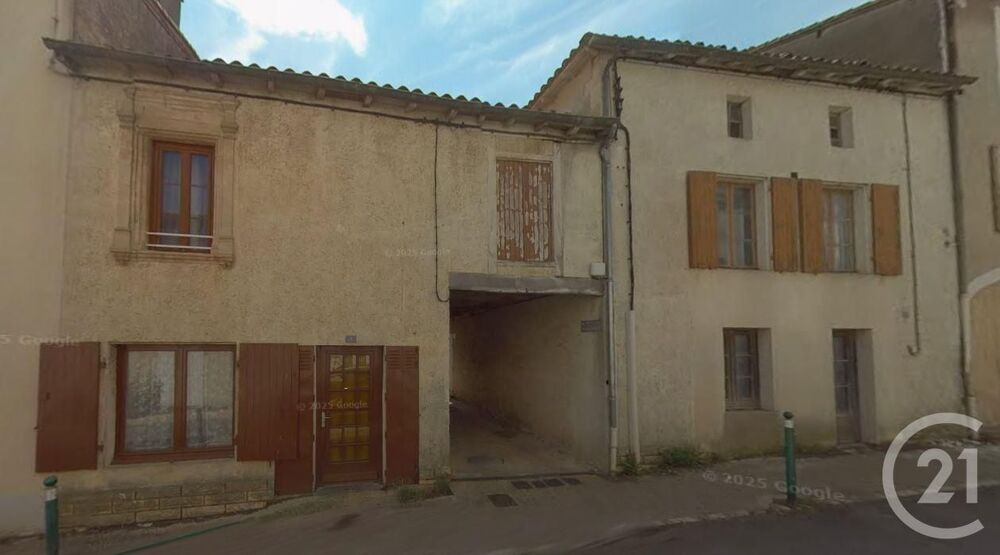 Maison 11 pièces 200 m² · à Lezay · 200 m² · 99 000 €