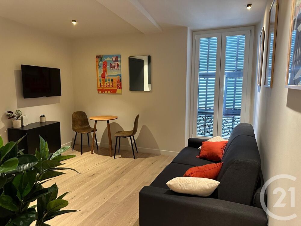 Situé au 3 étage d'un immeuble bien entretenu en plein c....