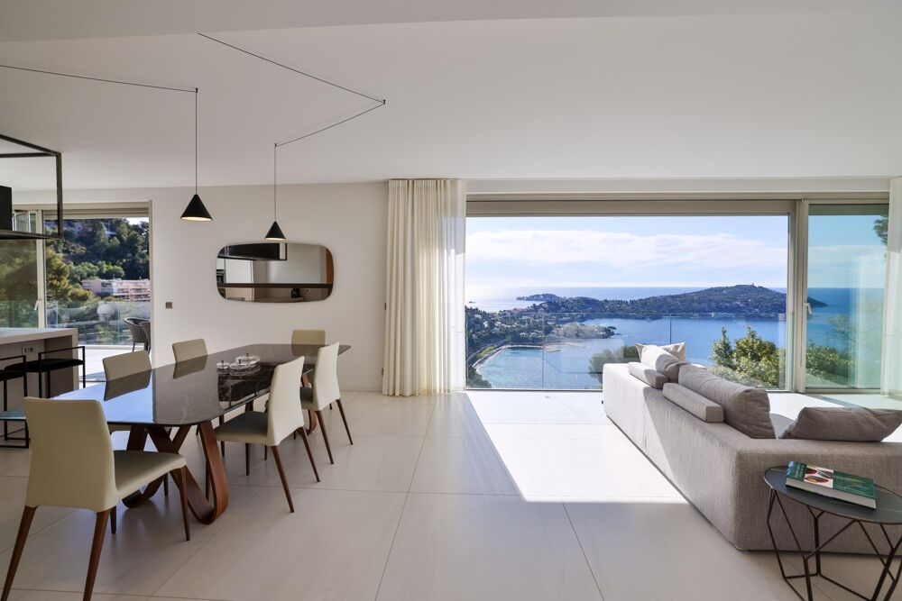 Villefranche-sur-Mer -Villa Contemporaine Cette som....