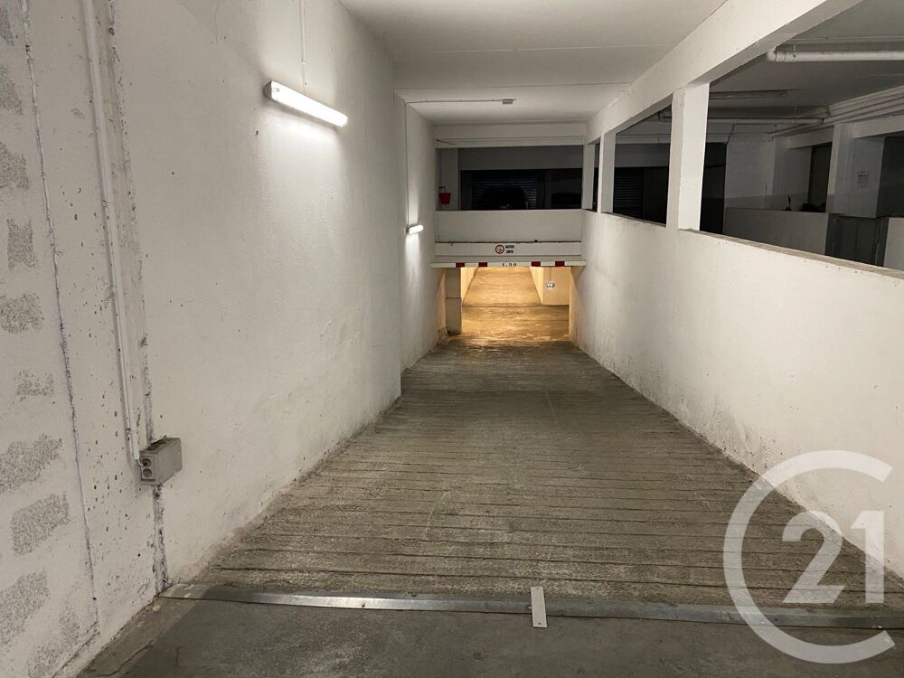 location Parking / Garage - 10 m² Nice (06300)