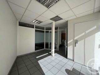  Appartement à louer 5 pièces 95 m²