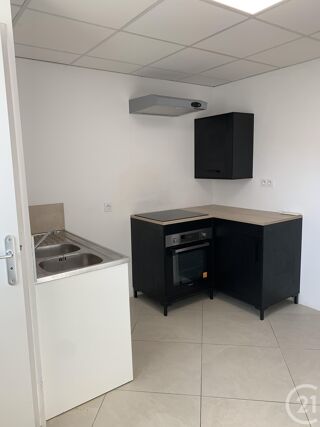  Appartement à louer 3 pièces 55 m²