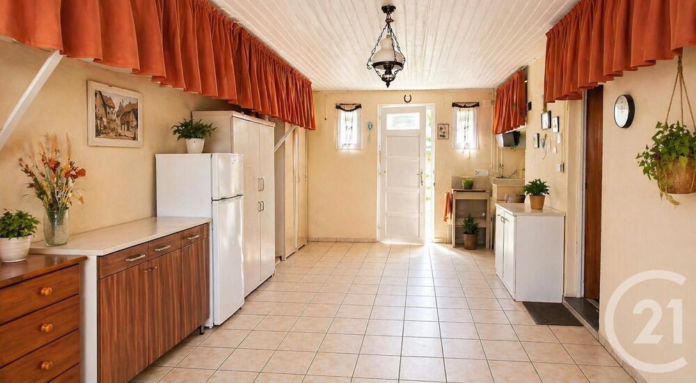 Sur la commune d'Elne cette maison de quatre pièces vous....
