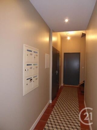  Appartement à louer 3 pièces 65 m²