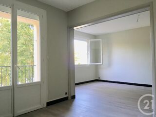  Appartement à louer 4 pièces 89 m²