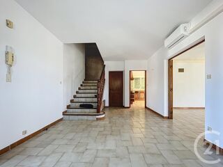  Maison � vendre 5 pi�ces 240 m�