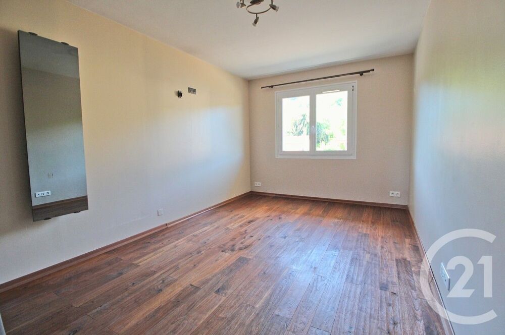 **LA BOISSE Appartement T3 de 79 m² avec balcons, cave ....