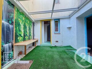  Appartement à louer 5 pièces 100 m²