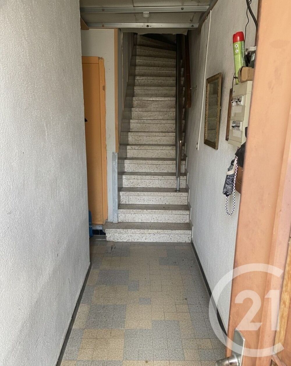 Maison de village sur 3 niveaux de 90 m2, au rdc petit a....