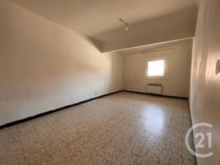  Appartement à louer 3 pièces 83 m²