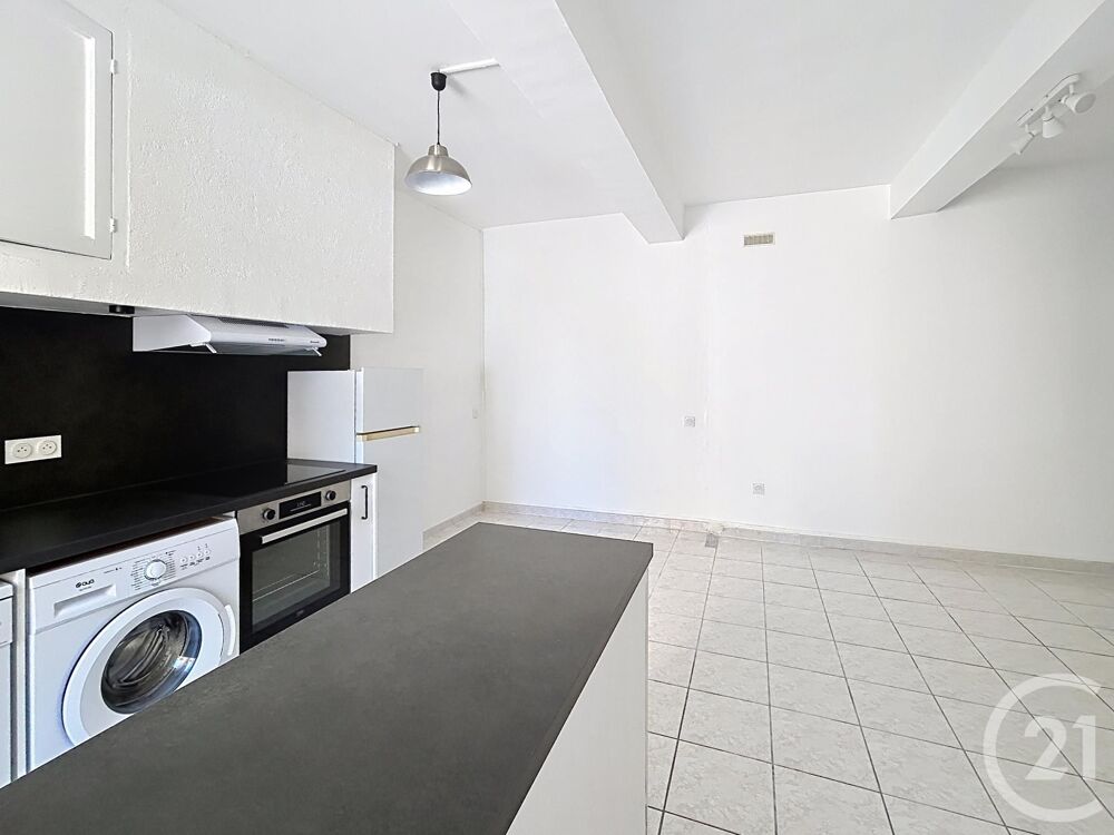 A VENDRE, SAINT LAURENT DE LA SALANQUE, en plein c½ur du....