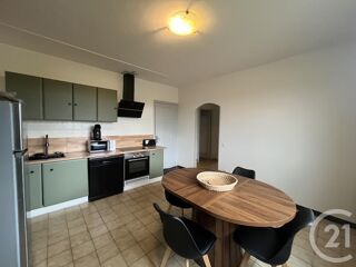  Appartement à louer 2 pièces 92 m²