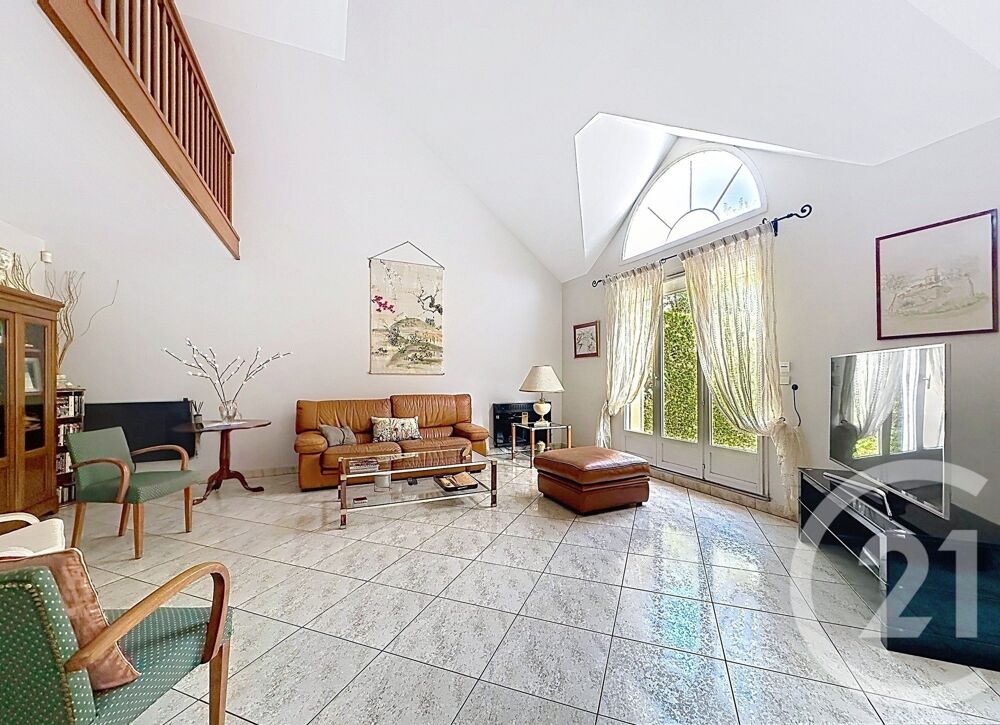 THIAIS BELLE MAISON FAMILIALE 6 CHAMBRES 220 M² LOTIS....