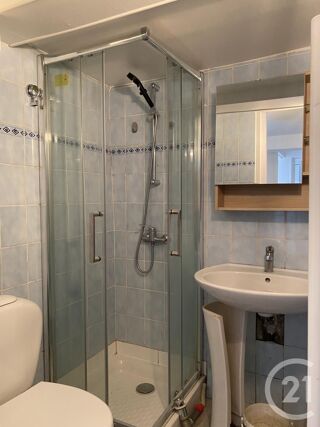  Appartement à louer 2 pièces 32 m²