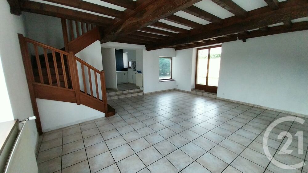 Située dans un hameau paisible de Chaleins, cette maison....