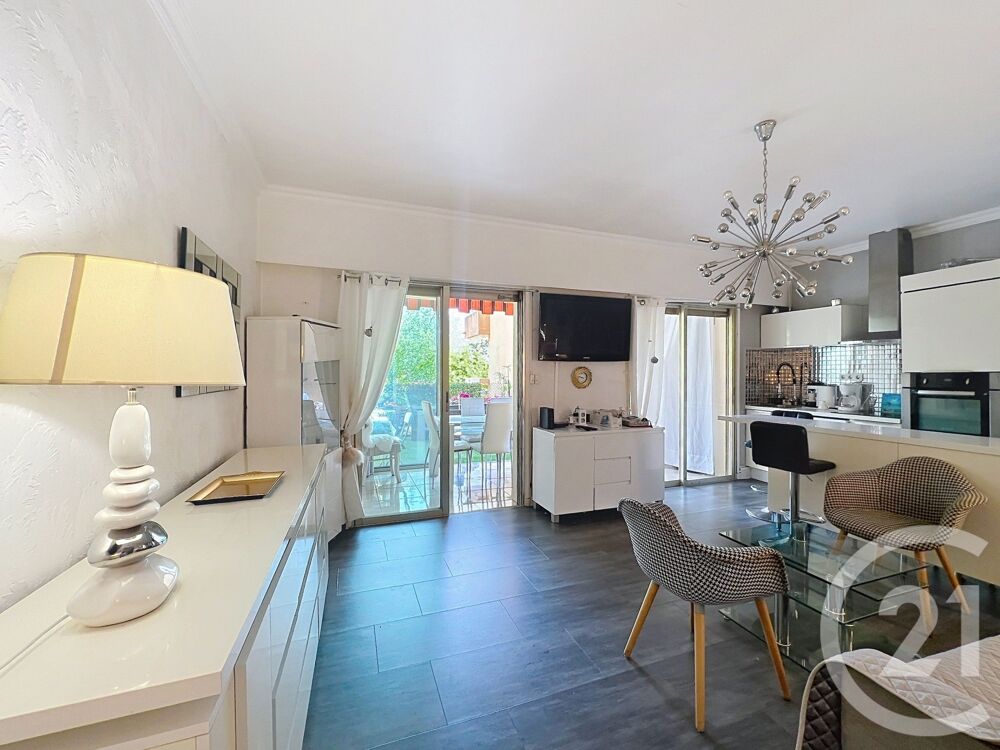 location Appartement - 1 pièce(s) - 48 m² Mandelieu-la-Napoule (06210)