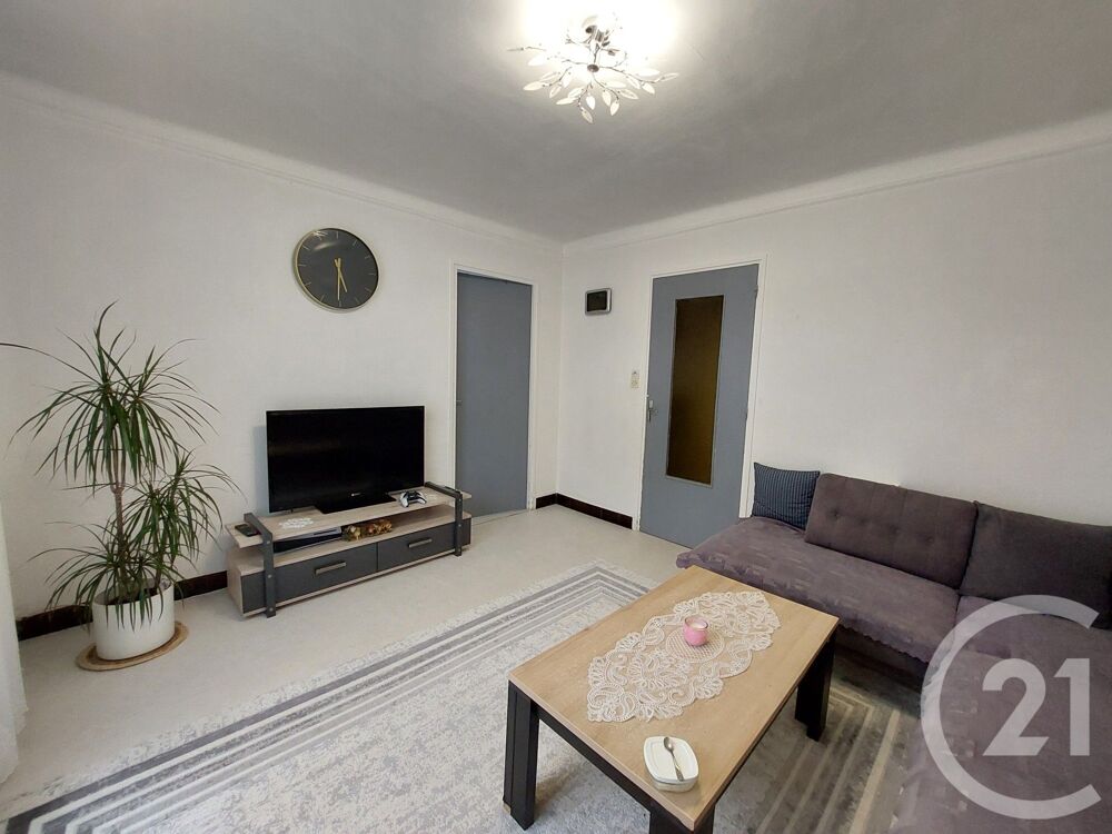Situé dans le centre d'Alès, à proximité de toutes les c....