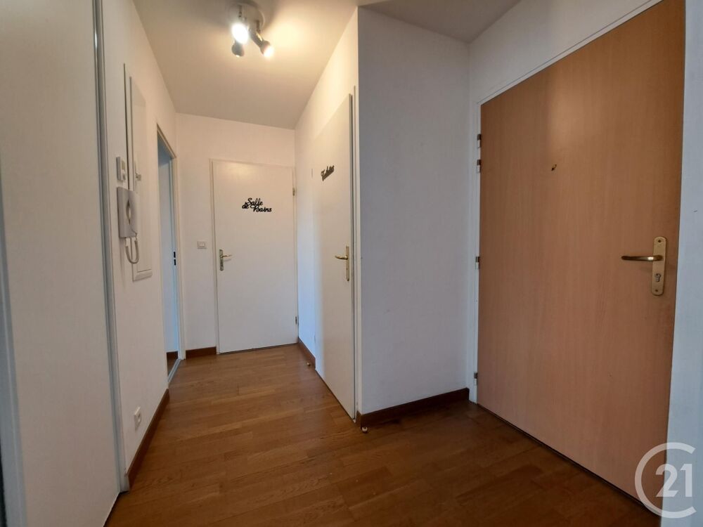 Idéalement situé en plein centre de Saint-Avé dans une r....